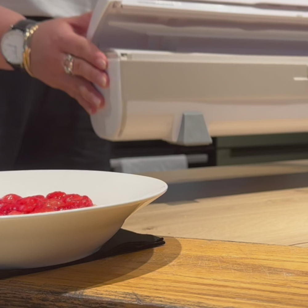 
                  
                    Charger et lire la vidéo dans la visionneuse de la galerie, Dérouleur professionnel inox de film alimentaire universel 30cm -45cm
                  
                