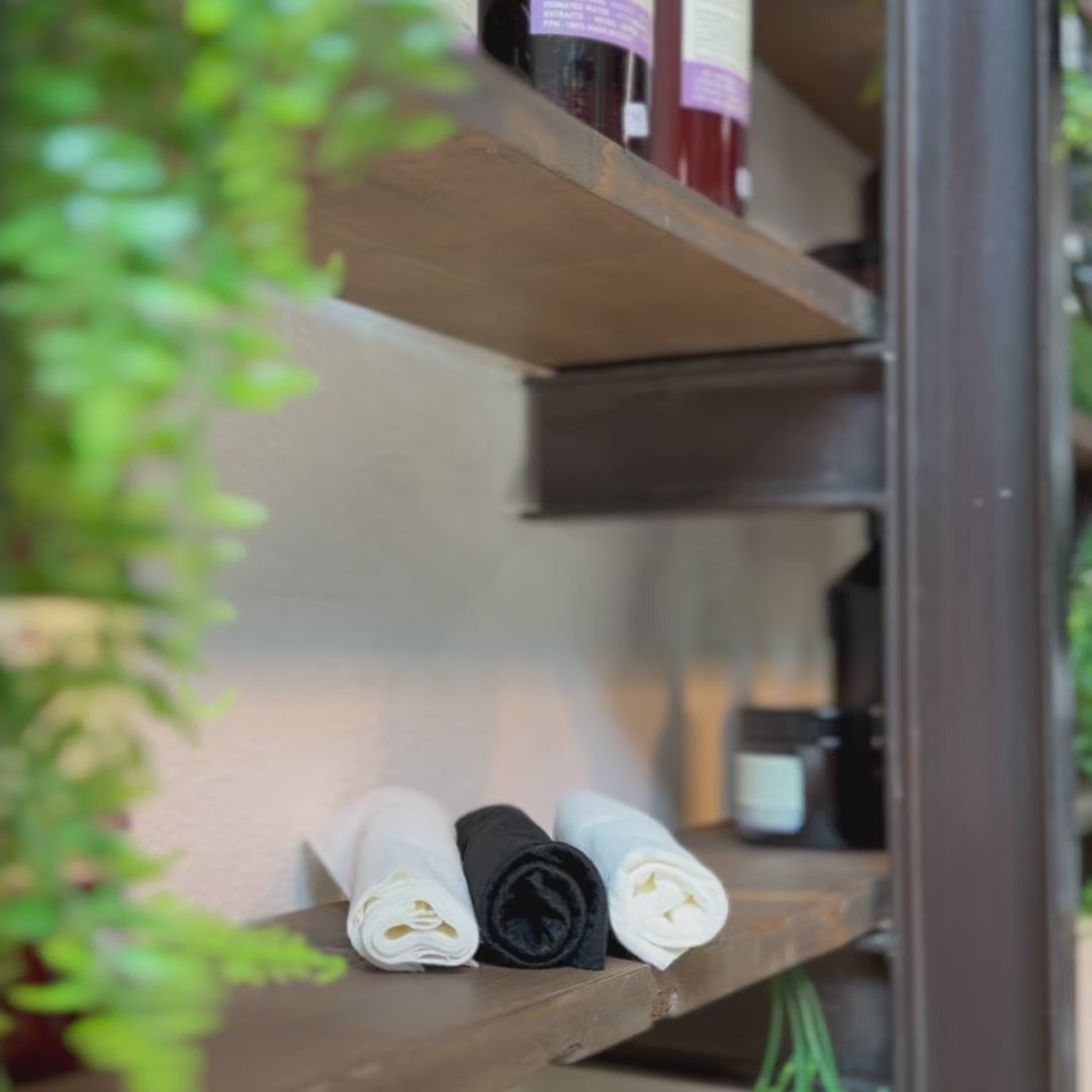 
                  
                    Load and play video in Gallery viewer, Eco-friendly disposable hairdressing towel 80x45cm
                  
                